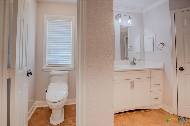 303 Turtle Rock Drive, Victoria, TX 77904