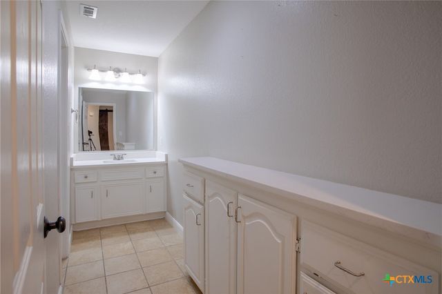 303 Turtle Rock Drive, Victoria, TX 77904