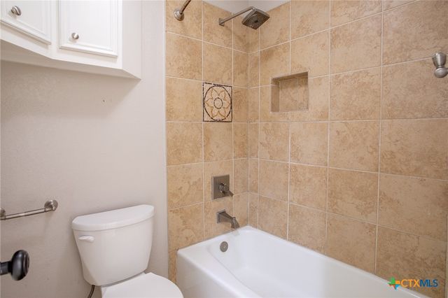 303 Turtle Rock Drive, Victoria, TX 77904