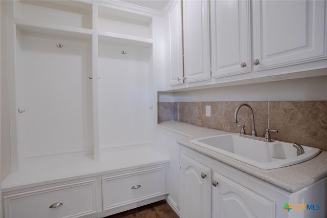 303 Turtle Rock Drive, Victoria, TX 77904