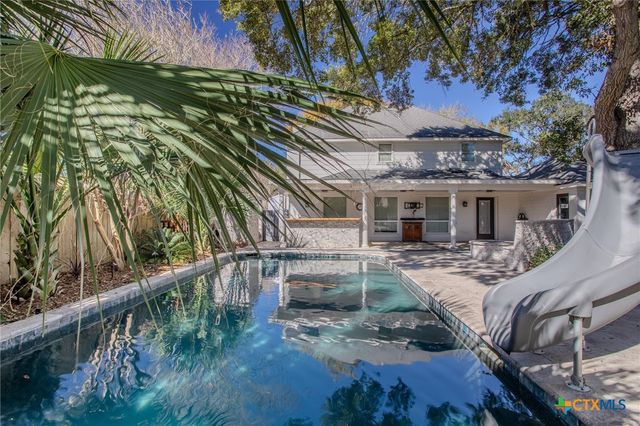 303 Turtle Rock Drive, Victoria, TX 77904