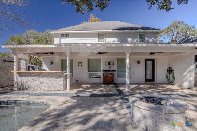 303 Turtle Rock Drive, Victoria, TX 77904