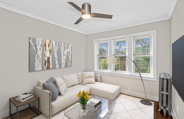 5004 W Newport Avenue 3E, Chicago, IL 60641