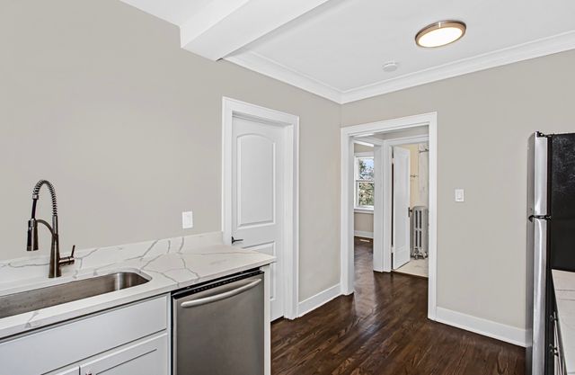 5004 W Newport Avenue 3E, Chicago, IL 60641