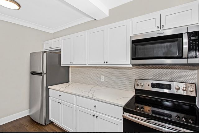 5004 W Newport Avenue 3E, Chicago, IL 60641