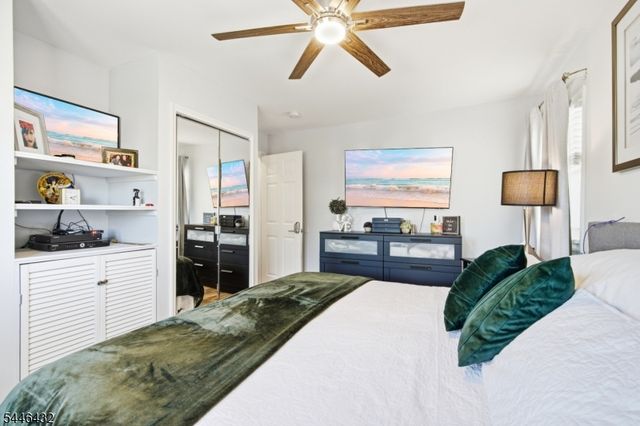 8 Oak St, Carteret Boro, NJ 07008