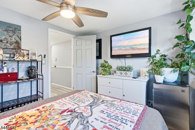 8 Oak St, Carteret Boro, NJ 07008