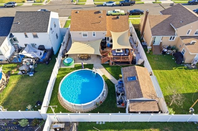 8 Oak St, Carteret Boro, NJ 07008