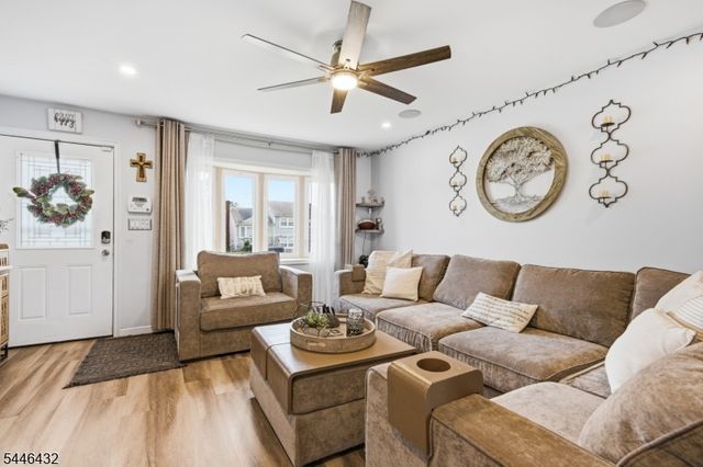 8 Oak St, Carteret Boro, NJ 07008