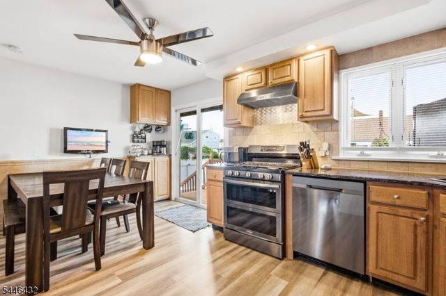 8 Oak St, Carteret Boro, NJ 07008
