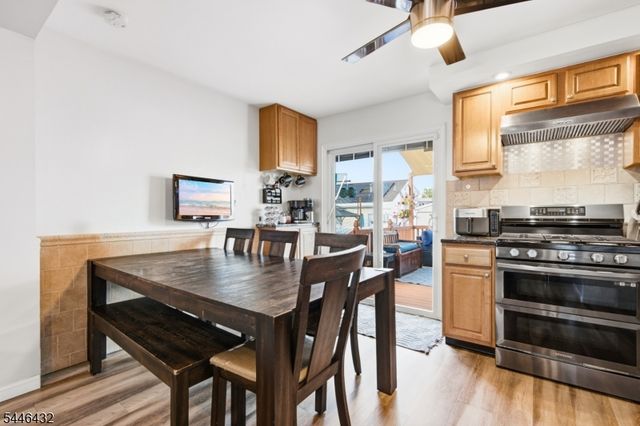8 Oak St, Carteret Boro, NJ 07008