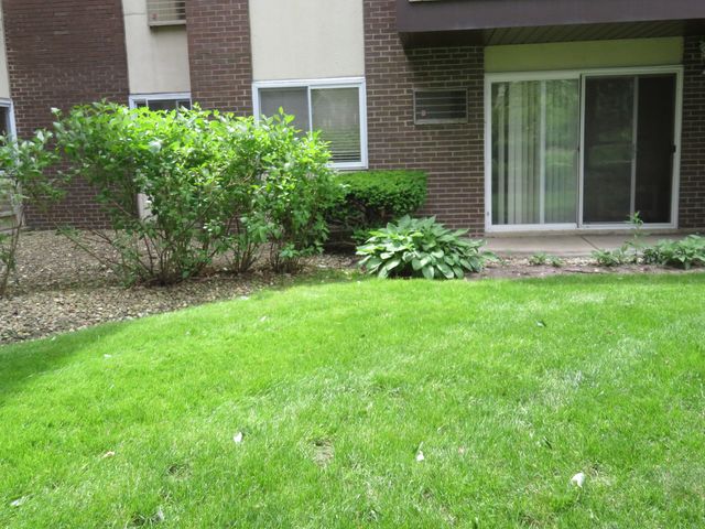 1311 S Finley Road 118, Lombard, IL 60148