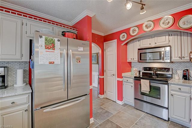 380 Hollinswood Avenue, Winston-salem, NC 27103