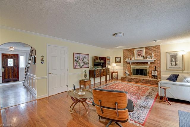 380 Hollinswood Avenue, Winston-salem, NC 27103