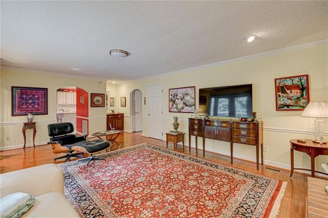 380 Hollinswood Avenue, Winston-salem, NC 27103