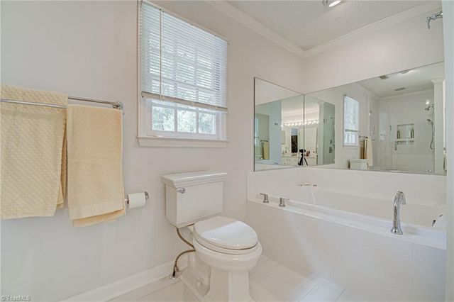 380 Hollinswood Avenue, Winston-salem, NC 27103
