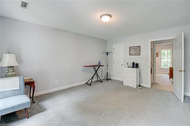 380 Hollinswood Avenue, Winston-salem, NC 27103
