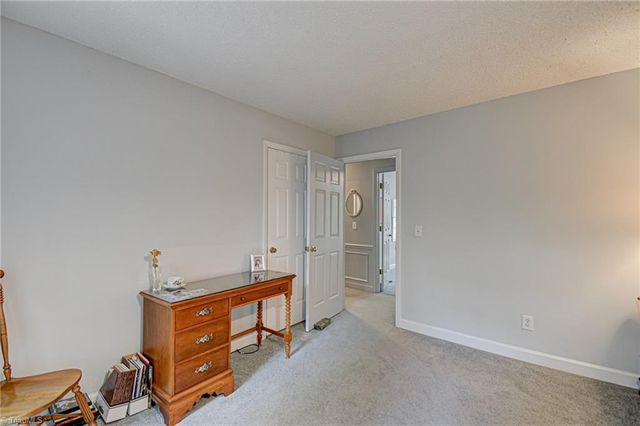 380 Hollinswood Avenue, Winston-salem, NC 27103