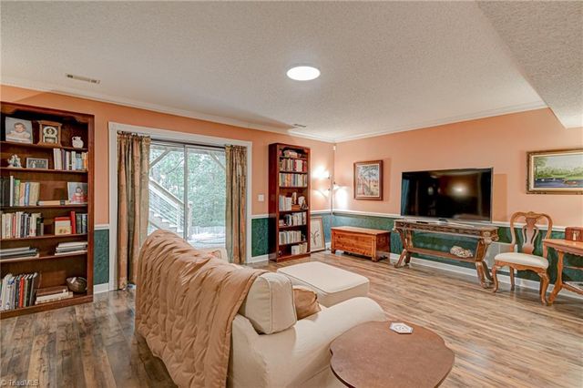 380 Hollinswood Avenue, Winston-salem, NC 27103