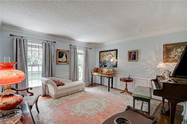 380 Hollinswood Avenue, Winston-salem, NC 27103
