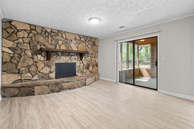 559 Autumn Drive, Riverdale, GA 30274