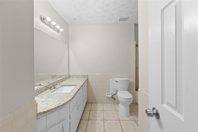 559 Autumn Drive, Riverdale, GA 30274