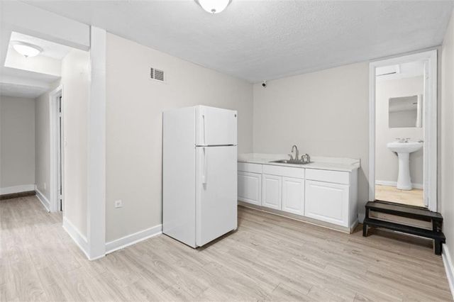 559 Autumn Drive, Riverdale, GA 30274