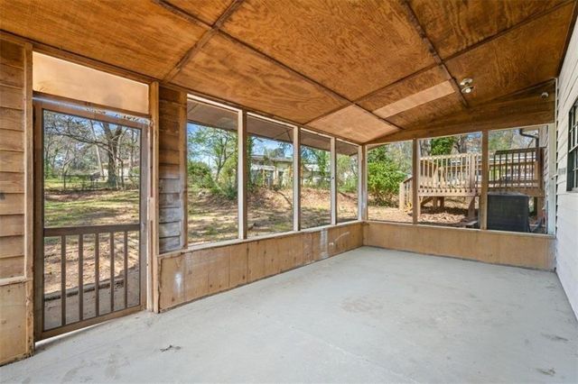 559 Autumn Drive, Riverdale, GA 30274