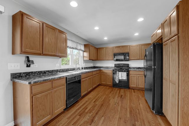 17214 Arrowhead, Oak Forest, IL 60452