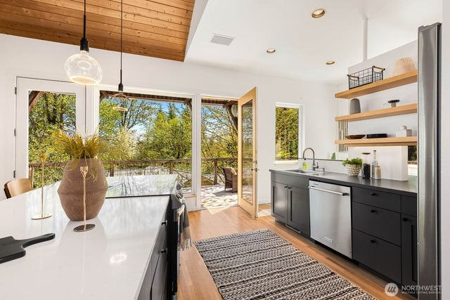 15504 SE 18th Street, Bellevue, WA 98007