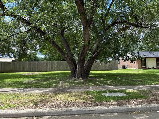 4908 Ripple Creek Drive, Baytown, TX 77521