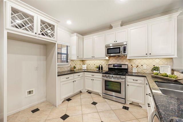 5728 Petty Street, Houston, TX 77007