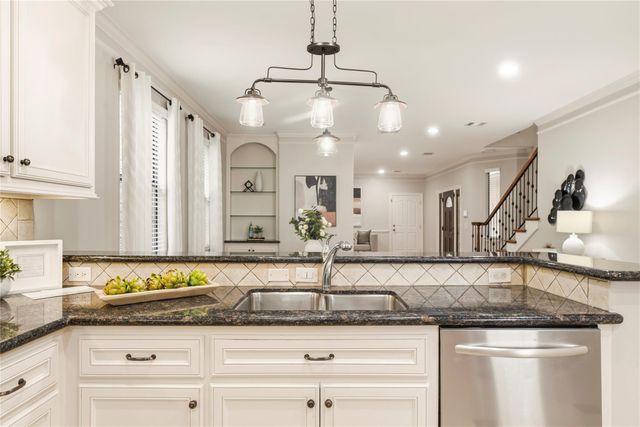5728 Petty Street, Houston, TX 77007
