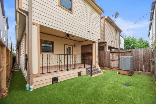 5728 Petty Street, Houston, TX 77007