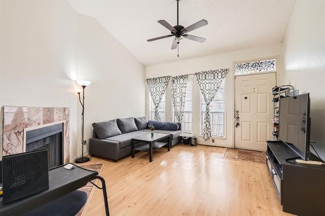 711 W 21st ST 302, Austin, TX 78705