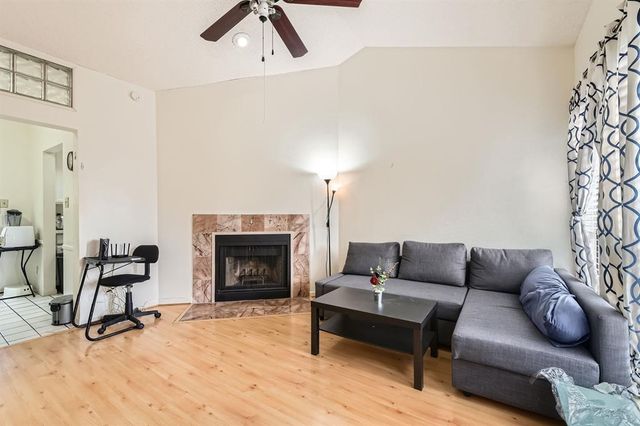 711 W 21st ST 302, Austin, TX 78705