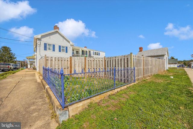 2 N 2ND ST, Woodsboro, MD 21798