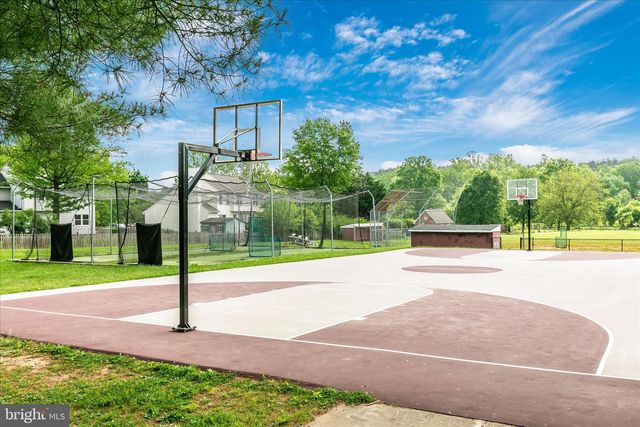 2 N 2ND ST, Woodsboro, MD 21798