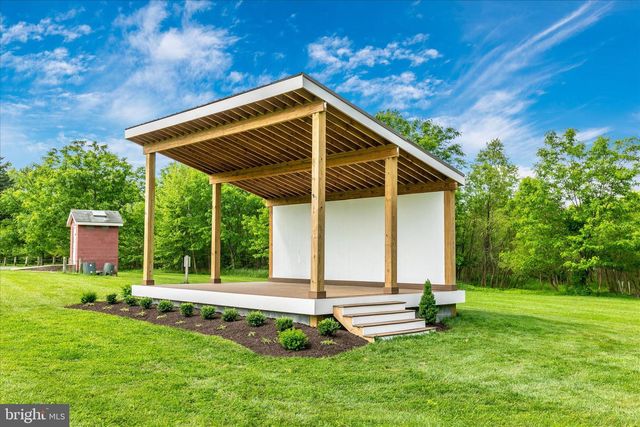 2 N 2ND ST, Woodsboro, MD 21798