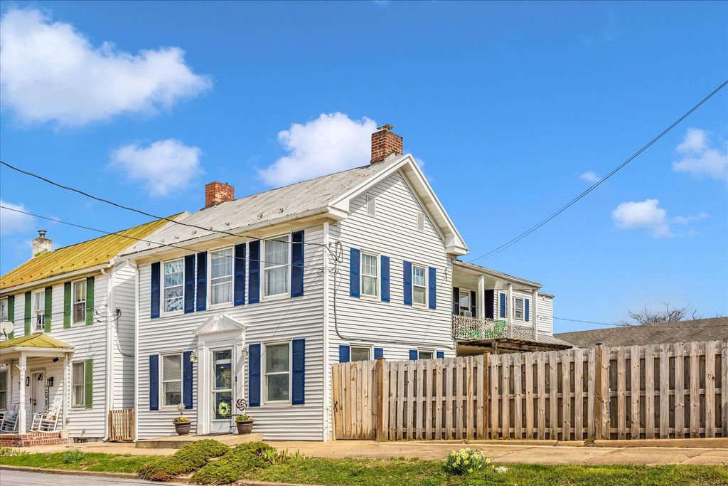 2 N 2ND ST, Woodsboro, MD 21798