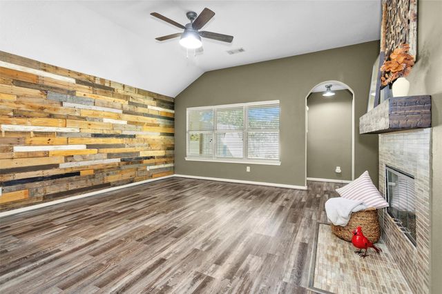 15843 Collinsville Drive, Tomball, TX 77377