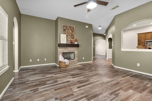 15843 Collinsville Drive, Tomball, TX 77377