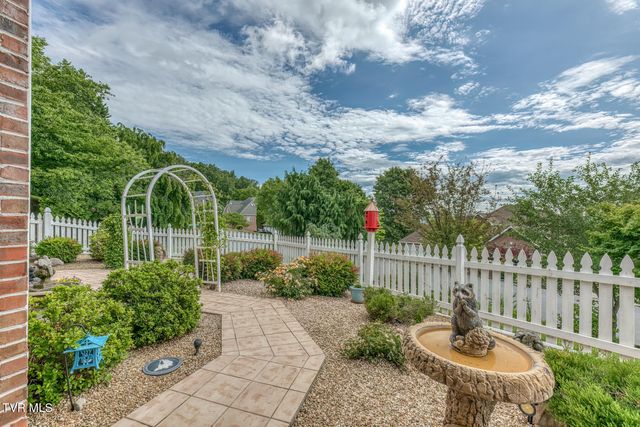3401 Stoneridge Drive, Johnson City, TN 37604