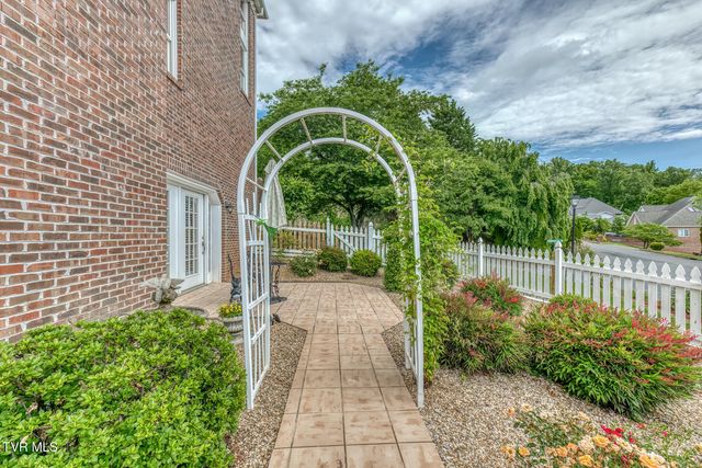 3401 Stoneridge Drive, Johnson City, TN 37604