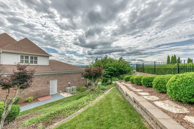 3401 Stoneridge Drive, Johnson City, TN 37604