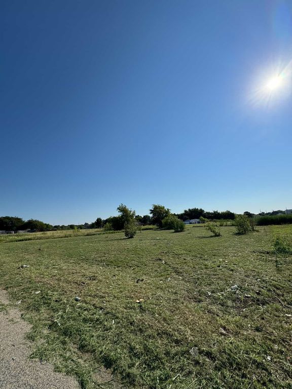 9405 Parkview Drive, Fort Worth, TX 76134 — exterior