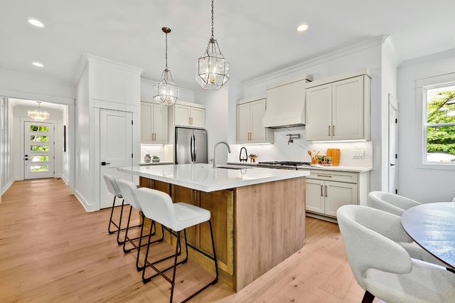 615 N 9th St, Nashville, TN 37206