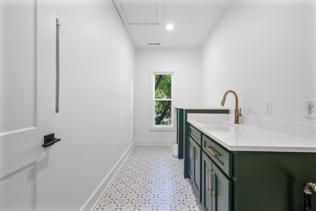 615 N 9th St, Nashville, TN 37206