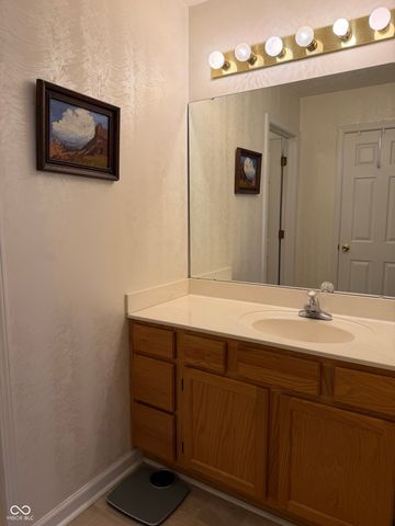 818 Jared Drive, Greenwood, IN 46143