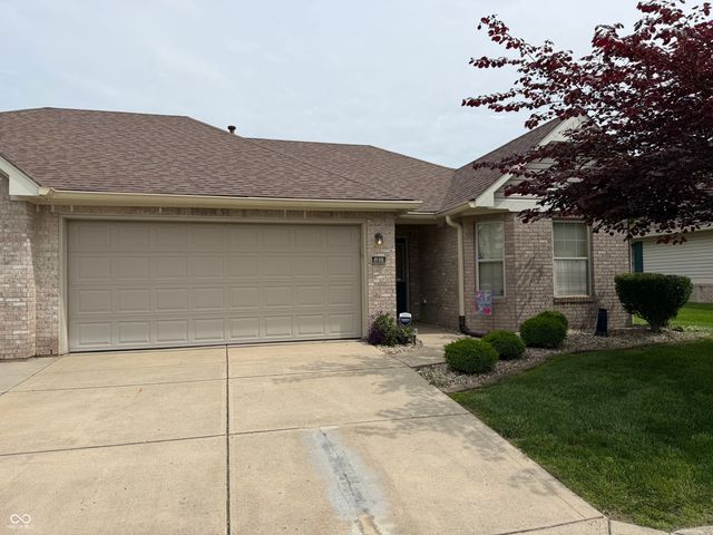 818 Jared Drive, Greenwood, IN 46143